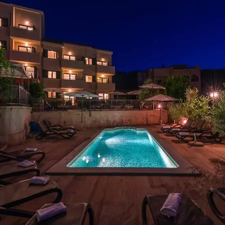 Seaesta Apartment Pool And Beach Slatine Exterior photo