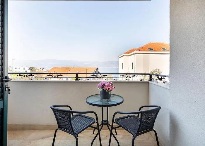 Seaesta Apartment Pool And Beach